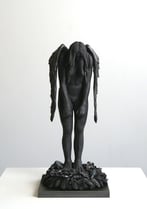 Defeated, 2020, steengoed, glazuur, staal, 48x22x22cm