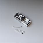 KM22-06 Skull and cross bone matches, h.3x13,5x5cm, porcelain-staines, TerraDelft2