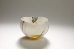 04 Between Moments 15x10,5x10,5cm, 2024, porselein, pigmenten, onderglazuren, houtgestookt 1270C, foto Dirk Theys 2