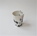 KB2102 In the Garden, vase M, porselein, h.15x14x12cm, TerraDelft2