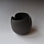 ASB2302 La nuit tout les chats sont gris, h.13xd.14cm, gedraaid steengoed, TerraDelft2
