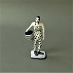 MH23-3 Kleine vrouw met mand, porselein, h.26x13x10cm, Terra Delft 3