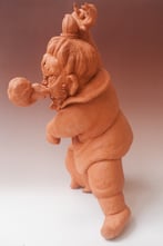 W09-Guardian-2017-50x36x21cm-terra-cotta-L