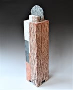SS23-4D Doosobject hoog, 2023, h.63x13,5x14cm, raku keramiek-glazuur-glas, TerraDelft2