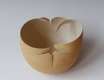 ASB03-Coquille-1658-16x17x16cm-ocre-white-stoneware-TerraDelft-1