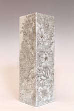 T17C-1-New-Guan-Ware-Square-2016-h.27x8x8cm-handpainted-porcelain-goldluster-celadonglaze-2