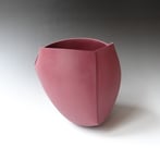 AvH-86 Maroon object, stoneware and engobe, 3 cuts, 20x24x21h.cm, TerraDelft12