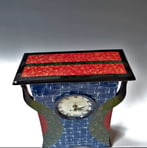 RE2302 Peacock Tails, h.38x27,5x12,5cm, aardewerk-glazuur-uurwerk, TerraDelft1