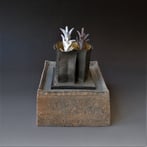 Márta Nagy; Winter Comes Soon, 2009, porcelain, stoneware, gold leaf, 21x17x22 cm, TErraDelft 1