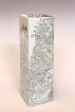T17C-4-New-Guan-Ware-Square-2016-h.27x8x8cm-handpainted-porcelain-goldluster-celadonglaze-2