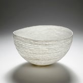 Tribute to Euclid, 2021, h.13x23x20cm, porselein, houtgestookt, foto Dirk Theys