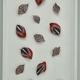 2451 Muur object Falling leaves, 50x30x3cm, porselein-ingelijst