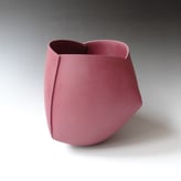 AvH-86 Maroon object, stoneware and engobe, 3 cuts, 20x24x21h.cm, TerraDelft22