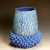 PB20-22-Dark-blue-spikey-vessel-2-h.26xd.22cm-TerraDelft