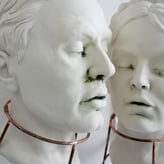 Breathe out so I can breathe you in, 2022, porselein, koperoxide, koper, 53x55x35cm detail
