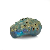 UC251 Brain in Turquoise, 2023, 23x40x30cm, stoneware-lusterglaze, serie Anatomical Fragments 1