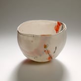 06 Crimson Moon 17,5x16xh13cm, 2024, porselein, pigmenten, onderglazuren, houtgestookt 1270C, foto Dirk Theys 1