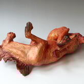 SP1906 Spelend paard, h.19x45x26cm, steengoed, TerraDelft