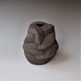 ST2302 Sekki Vessel 596, stoneware, h.17x15x13cm, TerraDelft1.JPG