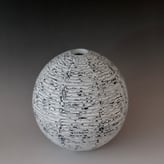 PB118-Black-white-ground-vessel-h.24xd.20cm-TerraDelft