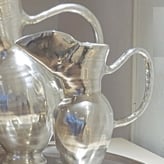 IJ03-Jug-Medium-h.38xd.16x36cm.-porcelein-silver