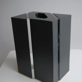 191 Wingvase, 1989.  Keramiek Plexiglas 11x15xh20.5 Cm.1