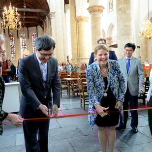 Chinese ambassadeur en burgemeester Delft openen keramiekfestival