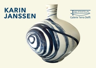 Karin Janssen: China Blue, variation on Delft Blue