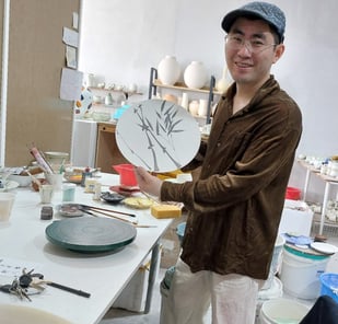 Decorating in Chinese style on porcelain from China