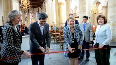 Chinese ambassadeur en burgemeester Delft openen keramiekfestival