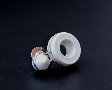 184-2-Brooch-2-elements-pin-porcelin-silver-TerraDelft-2