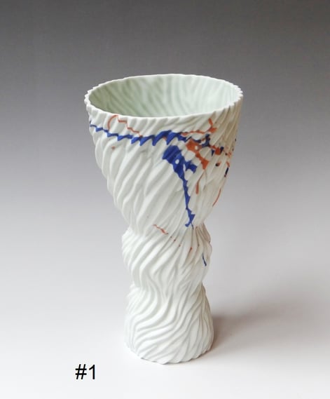 15-1-Flow-vase-small-275x15cm-porcelain-pigment-glaze-casted-blue-orange-TerraDelft