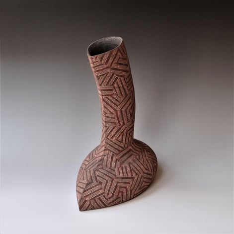 ST2301 Inlayed Vessel 829, h.30x24x14cm, stoneware, gold-luster, TerraDelft3