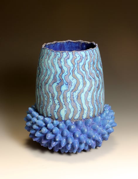 PB20-22-Dark-blue-spikey-vessel-2-h.26xd.22cm-TerraDelft