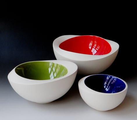 Flow-LMS-L-red-h.14xd.285cm-M-green-h.11xd.22cm-S-blue-h.85xd.145cm-earthenware-TerraDelft