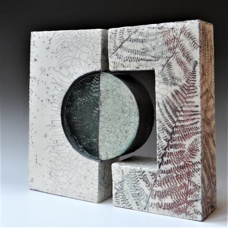 SS23-3O Object, 2023, 2.dl., h.41x46x10cm, keramiek-glazuur-raku-glas, TerraDelft2