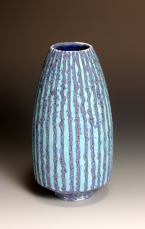 PB20-19-Textured-blue-vessel-h.21xd.11cm-TerraDelft