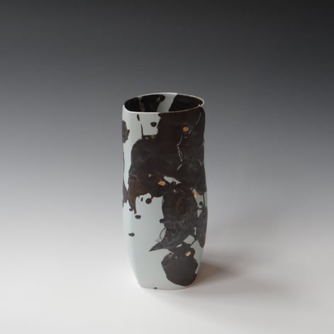 KB24-19 Golden fruits, Porcelain-Ru-Gold-Basalt, 21.5x10.5x10cm, TerraDelft1