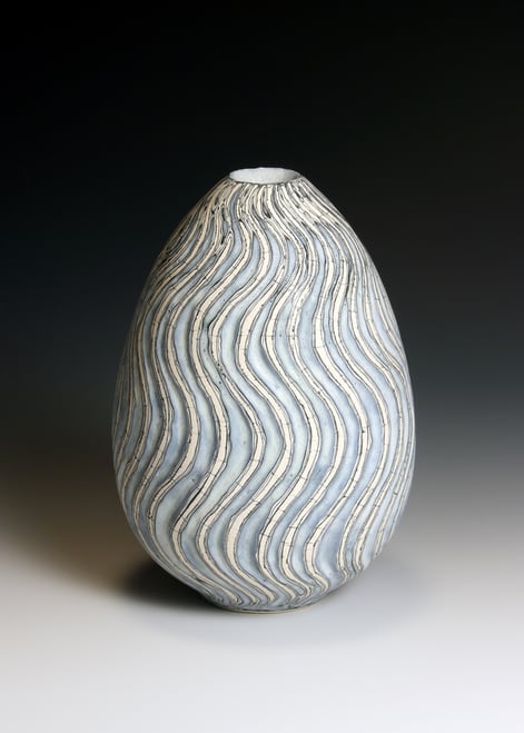 PB20-25-Porcelain-black-and-white-ground-vessel-h.18xd.12cm-TerraDelft