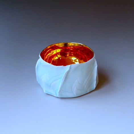 TY242 Shinogi bowl gold, porcelain-celadon-goldluster glaze, h.8xd.14cm,TerraDelft1