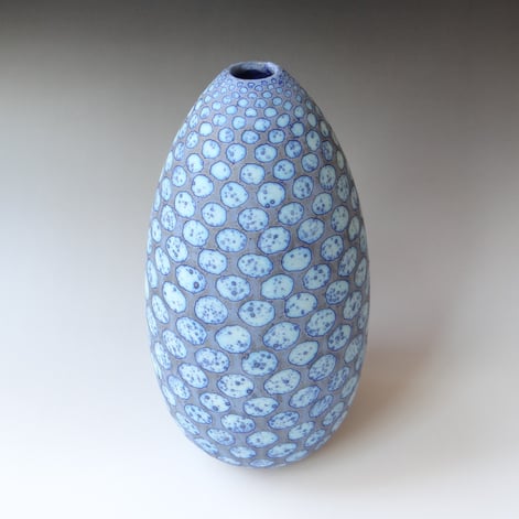 PB22-03 Large blue dots vessel, h.32xd.16cm, stoneware, TerraDelft