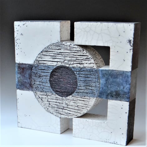 SS23-1O Object, 2023, h.47x51,5x9cm, keramiek-glazuur-raku-glas, TerraDelft1